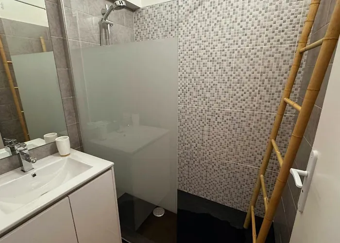 La Parenthese Piscenoise Appartement *